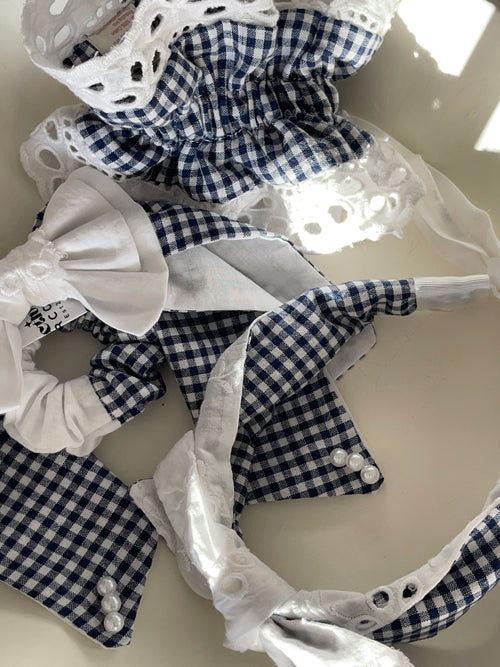 The Daisy Days Scrunchie – Gingham Pearl Bow